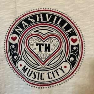 Nashville Premium 51 Red Thread Ragland Tshirt. Cute w/jeans & cowboy boots!